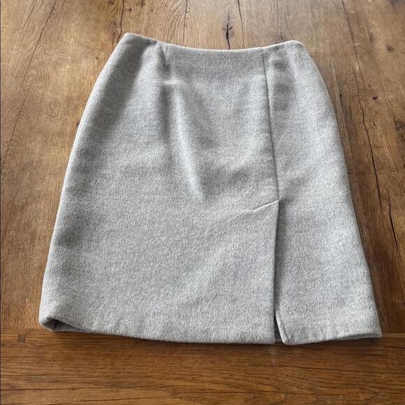 Max Mara Italy Light Gray Skirt and Jacket Set Wool - Picture 15 of 15